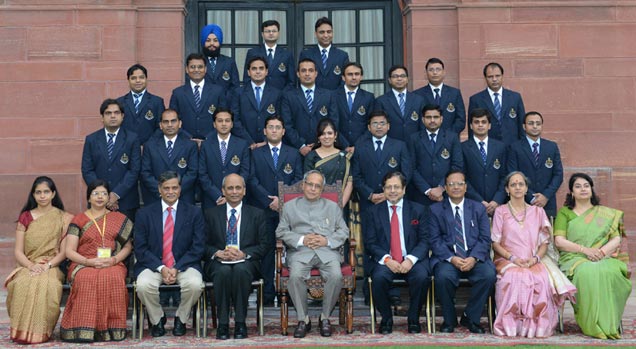 probationers-of-indian-trade-service-call-on-the-president-pranab