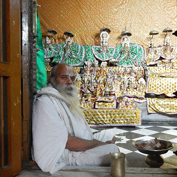 Pilgrims of Shri Ram Van Gaman Path Yatra reach to Nandigram, offer ...