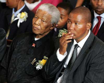 Sex scandal grandson plot to make millions from Mandela's death, selling funeral right