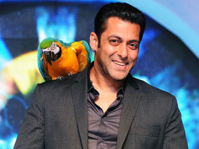 Bus to take you to Bigg Boss 6's house, Dinesh Yadav first to be voted out 