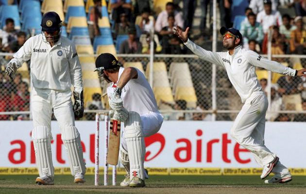 India vs England 2012: Pragyan Ojha takes five-for before England fight back