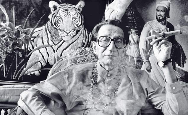 Maratha lion Bal Thackeray's final journey begins, lakhs gather to mourn Shiv Sena chief