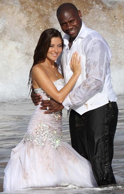 Baseball star Ryan Howard's cheerleader wife Krystle Campbell trashes wedding dress