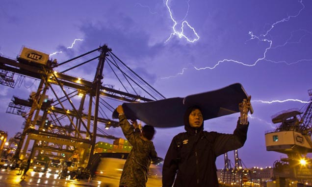 Hong Kong dock strike cripples world's third busiest container port