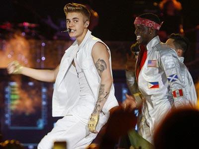 Justin Bieber attacked on stage in Dubai, skips 'too sexy' song One ...