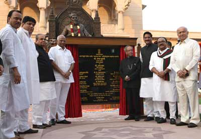 President Pranab Mukherjee inaugurates new Maharashtra Sadan in New Delhi