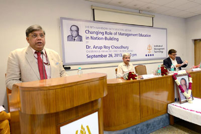 Dr Arup Roy Choudhury addresses IMT Ghaziabad student on 5th Mahendra Nath Memorial Lecture