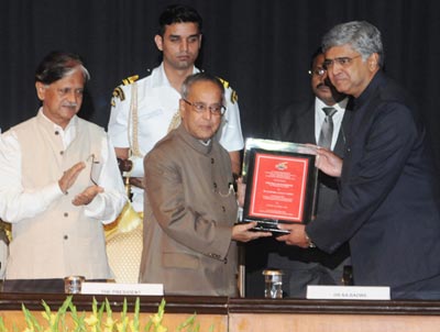 Prez presents 'Lal Bahadur Shastri National Award for Excellence' 2013 ...