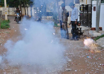 UP pollution control panel fails to control bursting fire crackers  