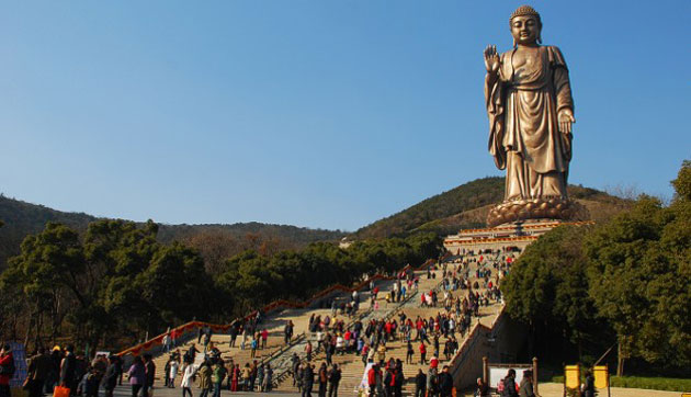 China spring temple Buddha is world's tallest statue at a total of 208 meters high