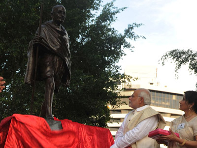 PM unveils statue of Mahatma Gandhi at Brisbane