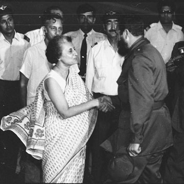 When Fidel Castro gave a bear hug to a surprised Indira Gandhi