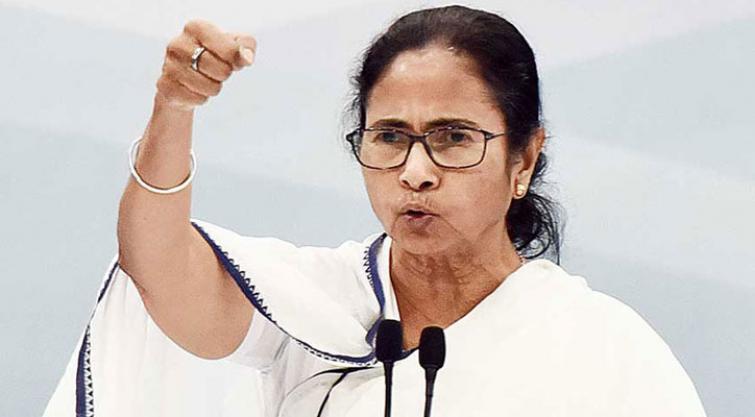 Left leaders attack West Bengal CM for praising Sangh Parivar