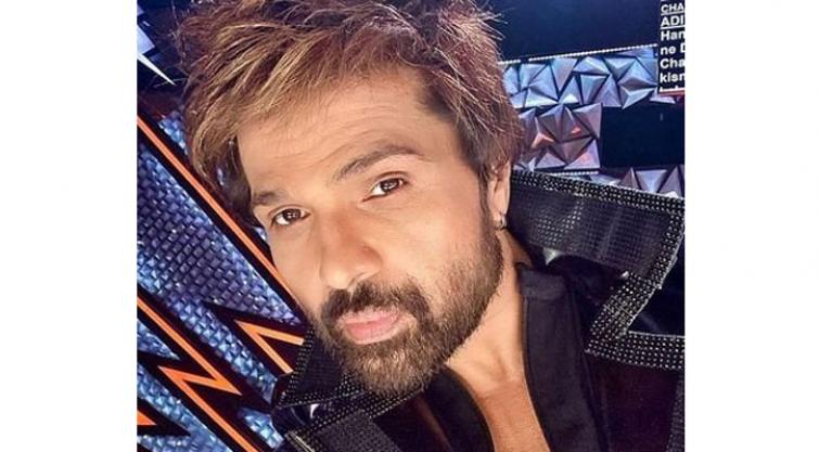 Himesh Reshammiya drops the teaser of  Badass Ravi Kumar