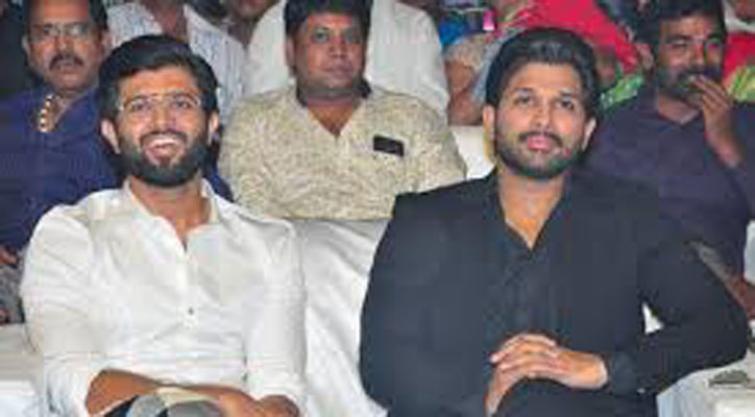 Vijay Deverakonda And Other Tollywood Celebs Visit Allu Arjun's Home 